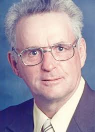 Elinor Huber's Instagram, Twitter & Facebook