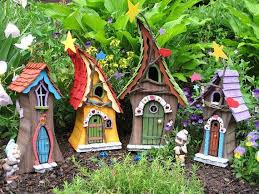 Colorees Jardin De Maison Feerique Idees Nichoir Jardinage De Fee