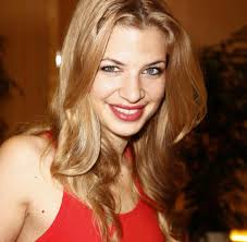 Gute Zeiten, schlechte Zeiten" Jessica schafft es, Elliot Jones zu  begeistern (TV Episode 2023)