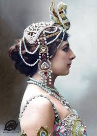 Intuitive fred888: another cool shot of Mata Hari