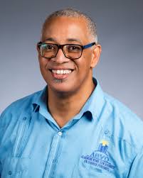 Kenneth Bremer's Instagram, Twitter & Facebook