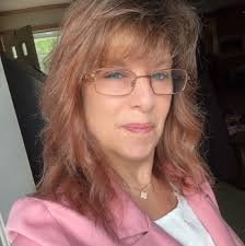 In June, Katlyn decided to hang up her level 5 gymnast leotard & pick up  her first “official” set of golf clubs. In July, she started lessons with  Strano Golf Academy, and