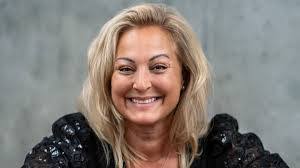 Isabelle Frost's Instagram, Twitter & Facebook