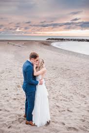 Presque Isle Lighthouse Erie Pa Wedding Jim Maura Pittsburgh Wedding Portrait Photographer Kathryn Hyslop Photography Modern Pittsburgh Photographe Pittsburgh Wedding Venues Wedding Venue Inspiration Pittsburgh Weddings