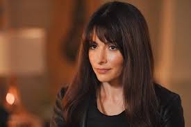 Sarah shahi explains how she relates to her new role as bille in 'sex/life' — exclusive interview. Sarah Shahi Desormais En Couple Avec Adam Demos The Rookie