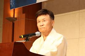 보수정당과 민주당계 정당을 왔다갔다하여 철새 정치인이라는 비판을 받았답니다. ê¹ìì ê´'ë³µíì¥ í©êµì ë°±ì ì½ ìë°©ì í­ì¼ëë¦½ì ì  ì¸ë©´í ê² íì¥ìì ê¸°ì¬ë³¸ë¬¸ íµì¼ë´ì¤