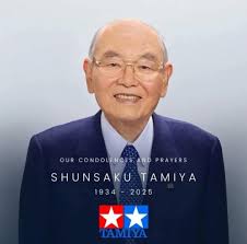 After some Italian beauties, it's time for a German icon, from the '80s...  The old Tamiya kit is still a good base to make a wonderful model. So, this  is the way,