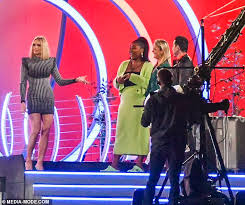 Big brother 2021's first three contestants are revealed as host sonia kruger, 55, shows off her incredible legs in a short mini dress. Big Brother 2021 Three Contestants Are Revealed As Host Sonia Kruger Is Pictured On Set Daily Mail Online