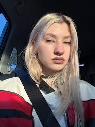 Hi! I'm Anna, 24, moving to Jackson soon and looking for a roommate to  share a clean, comfortable apartment or house. I'm responsible, friendly,  and easygoing, and I'd love to find a