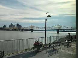 Kingfish On The River In Jeffersonville In Picture Of Kingfish Restaurants Jeffersonville Tripadvisor