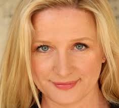 Wendy Bain's Instagram, Twitter & Facebook