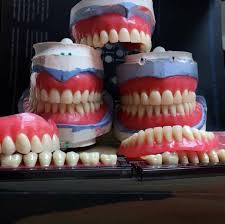 Dokter gigi distya ramadani siap mewujudkan keinginan anda yang ingin memiliki gigi palsu atau pasang behel (kawat gigi). Dental Care Jakarta Pusat Pembuatan Gigi Palsu Murah Berkualitas Home Facebook