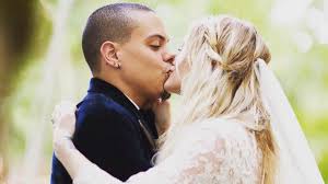 The wife of mexican drug kingpin joaquin el chapo guzman is arrested at dulles international airport in virginia, accused of international drug trafficking. Evan Ross Shares Pictures From Ashlee Simpson Wedding Abc News