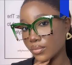 Welcome Whanau. Thanks for being here. This is a sharing community. If you  have any fish heads and frames to give away, please post here along with  your location. Pikiora Pirini, Healoa