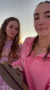 Avery Elizabeth's Instagram, Twitter & Facebook