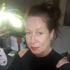 Robbie Williams broke down in tears: "My mum doesn't know who I am anymore,  my dad has Parkinson's and can't leave the house, and my mother-in-law is  battling three illnesses at once –