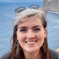 Leslie Wentworth's Instagram, Twitter & Facebook