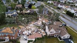 It's often portended by a dark, greenish sky. 8 Hospitalized After Ef 3 Tornado Rips Through Chicago Suburb Like A Bomb Went Off Abc News