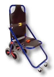 La sedia portantina è dotata di quattro maniglie di trasporto, due anteriori e due posteriori. Health Management And Leadership Portal Patient Transfer Chair 150 Kg 0475 Attucho Healthmanagement Org