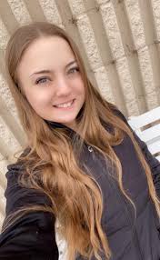 What part-time jobs are available in Findlay, Ohio that pay around $16-$20  per hour and have a flexible schedule for a college student?