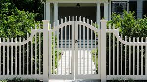 Common types of temporary fencing include, plastic, chain link, steel or wire. Your Front Fence Should Not Be An Afterthought Realestate Com Au