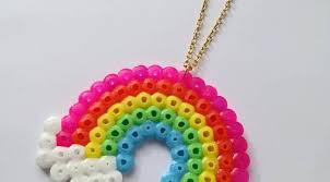 Fait Main Collier Arc En Ciel Multicolore En Perles A Repasser Et Chaine Doree Tres Kawaii Perler Bead Art Iron Beads Bead Art