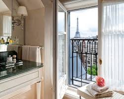 What A Great View How Wonderful Would It Be To Live In An Updated Modern Apartment With This Appartement Paris Therapie Appartement Salle De Bain Et Cuisine
