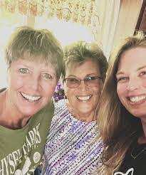 Kim Devries's Instagram, Twitter & Facebook