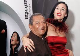 Rodrigo manzanero dijo que cuando empezó a acercarse a su padre sintió melancolía por todo el tiempo que. Las Cinco Bodas De Armando Manzanero Incluyendo La Que Acabo Mal Chic