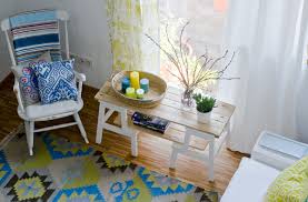 Finde jetzt schnell die besten angebote für ikea couchtisch stockholm auf focus online kleinanzeigen. Ikea Hack Couchtisch Mit Zwei Hockern Und Einer Platte Aus Paletten Leelah Loves