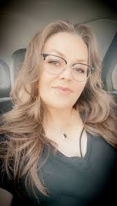 Vanessa Wolfe's Instagram, Twitter & Facebook