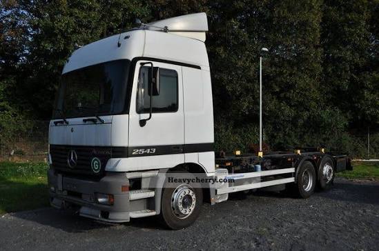 Mercedes Benz 2544LS-2004 Cab & Chassis Truck