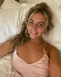 Sadie Crowell Sexy Tits and Ass Photo Collection - Fappenist