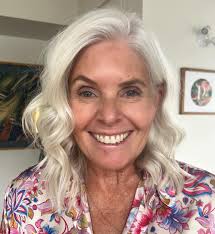 look how beautiful this natural white hair is. it's STUNNING 🤩 we gave  carolyn the cutest like lob haircut do give her fine hair some bounce,  she's loving it 😊 GORG 🤍🤍 #