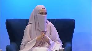 Cantik, bijak, popular dan diulit kehidupan serba indah. Neelofa Neelofa Instagram Photos And Videos