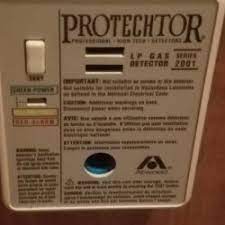 Best carbon monoxide detectors featured in this video: Difference Between Atwood Protechtor And Non Digital Carbon Monoxide And Lp Gas Detector Etrailer Com