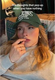 Veronica Ratliff's Instagram, Twitter & Facebook