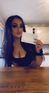 This is my everyday makeup cause I have body dysmorphia. Do ur worst. :  rRoastMe