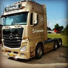 Mercedes Benz Actros Mp4 Gigaspace Mercedes Truck Mercedes Benz Trucks Mercedes Benz