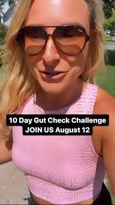 Joy Somers's Instagram, Twitter & Facebook