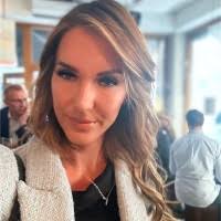 Rebecka Smith's Instagram, Twitter & Facebook