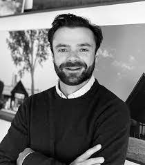 Lauren Wick's Instagram, Twitter & Facebook