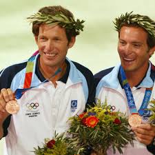 Santiago lange, medalla de oro en los juegos olímpicos de río de janeiro 2016 junto a cecilia carranza, había además había participado en seúl 1988, atlanta 1996 y sídney 2000. Santiago Lange Desafia Al Viento Y Al Tiempo El Abuelo Que Es Leyenda Y Quiere Otra Medalla En Sus Septimos Juegos Olimpicos