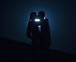 Two Lovers Kiss In Front Of The Moon In Madrid Mind Blowing Worldwide Pictures Of Heart Goryeo / scarlet heart / 달의 연인 / dalui yeonin / moon lovers.