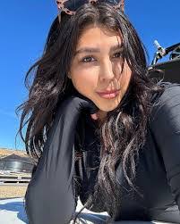 Jasmine Silva's Instagram, Twitter & Facebook