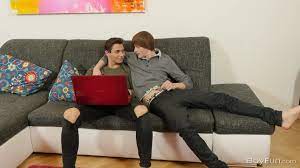 Uncovering Unmatched Pleasures: Gay Pornography on the Sofa