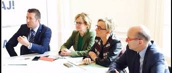 Le Maire De Poissy Siffle Les Arrets De Travail Le Point