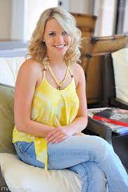 Chubby ballerina loves flexible positions. Pmates Beautiful Girls