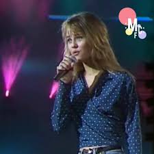 Cet artiste chante aussi manolo manolete, divine idylle, mosquito, mi amor, chet baker, l'incendie, l'amour en soi, maxou, sunday mondays, il y a, walk on the wild side, you you, be my baby, que fait la vie ?, natural high, pourtant, marilyn et john, la magie des surprises parties, dès. Ma Chanson Francaise Vanessa Paradis Chante Joe Le Taxi En Concert Facebook