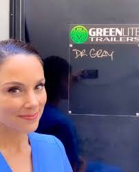 Tessa Munro's Instagram, Twitter & Facebook